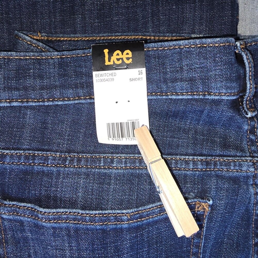 NWT Lee Women's Relaxed Fit Straight Leg Jean Mid Rise 16 Short Bewitched Blue - Picture 6 of 9